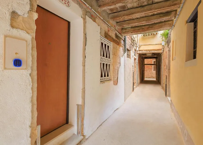 Ca' San Giacomo Canal View