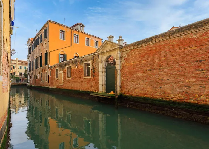 Ca' San Giacomo Canal View